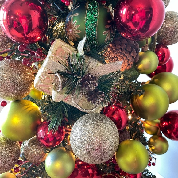 19 Christmas gold present ornament with clip home decor